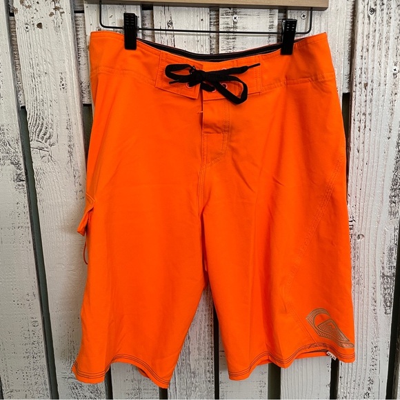 Quicksilver Swim Trunks Mens Size 29 Neon Orange Board Shorts Unlined Beach Pool - Picture 1 of 8